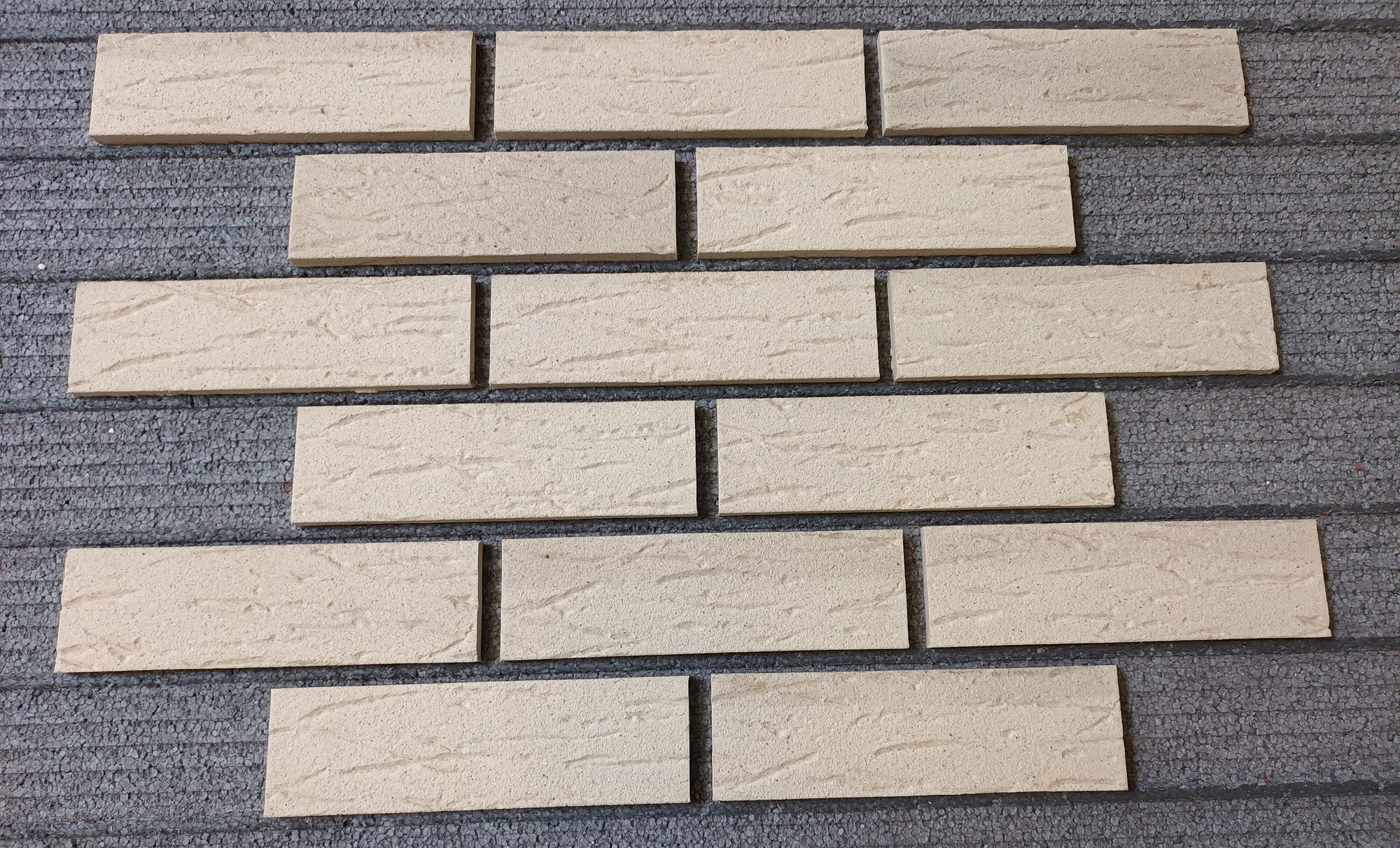 116 Feldhaus Klinker Winkelriemchen Creme weiß tiefgenarbt besandet