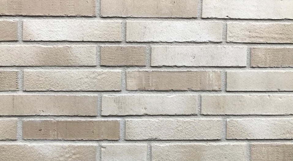 832 Celina Klinker Varino